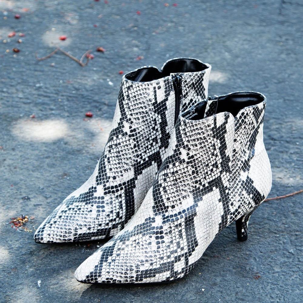 NEW🔥 Python Snake Kitten Heel Ankle Booties Boots - Picture 4 of 7